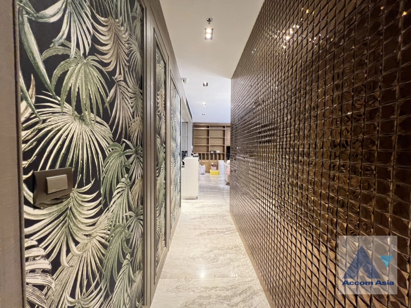 8  2 br Condominium For Sale in Sukhumvit ,Bangkok BTS Phrom Phong at The Emporio Place AA43228