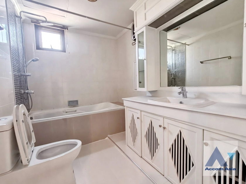 13  3 br Apartment For Rent in Sukhumvit ,Bangkok BTS Phrom Phong at Pet friendly - High rise Apartment in Phrom Phong AA43230