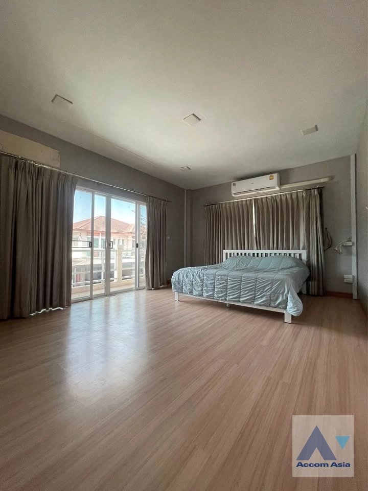 unit 4 Bedrooms  House For Rent & Sale in Samutprakan, Samutprakan  (AA43232)