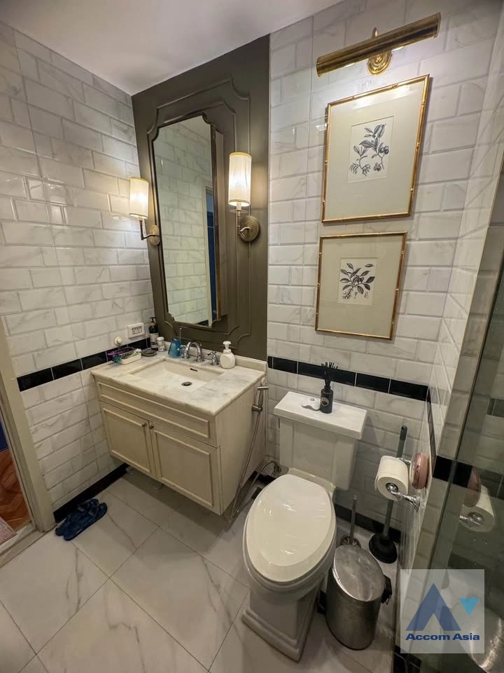 7  2 br Condominium For Sale in Charoen Nakhon ,Bangkok BTS Wongwian Yai at Nye By Sansiri AA43233