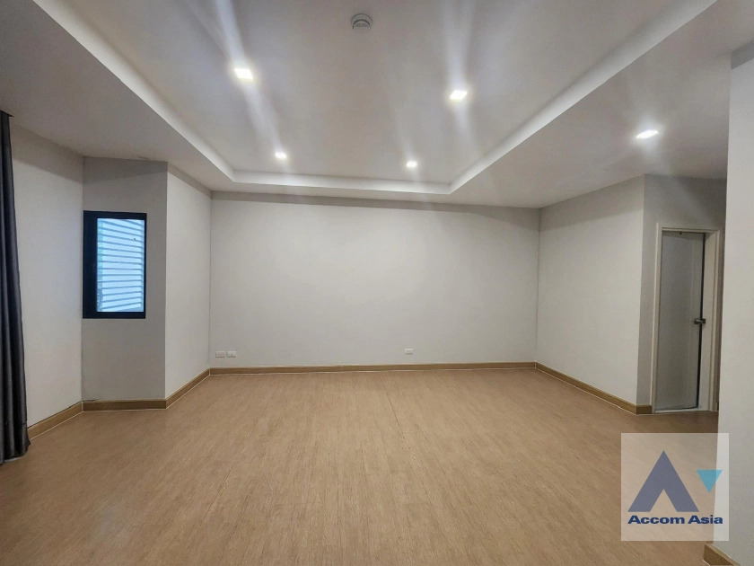  1  3 br Townhouse For Rent in Latkrabang ,Bangkok  at PATIO Ladkrabang-Motorway AA43234