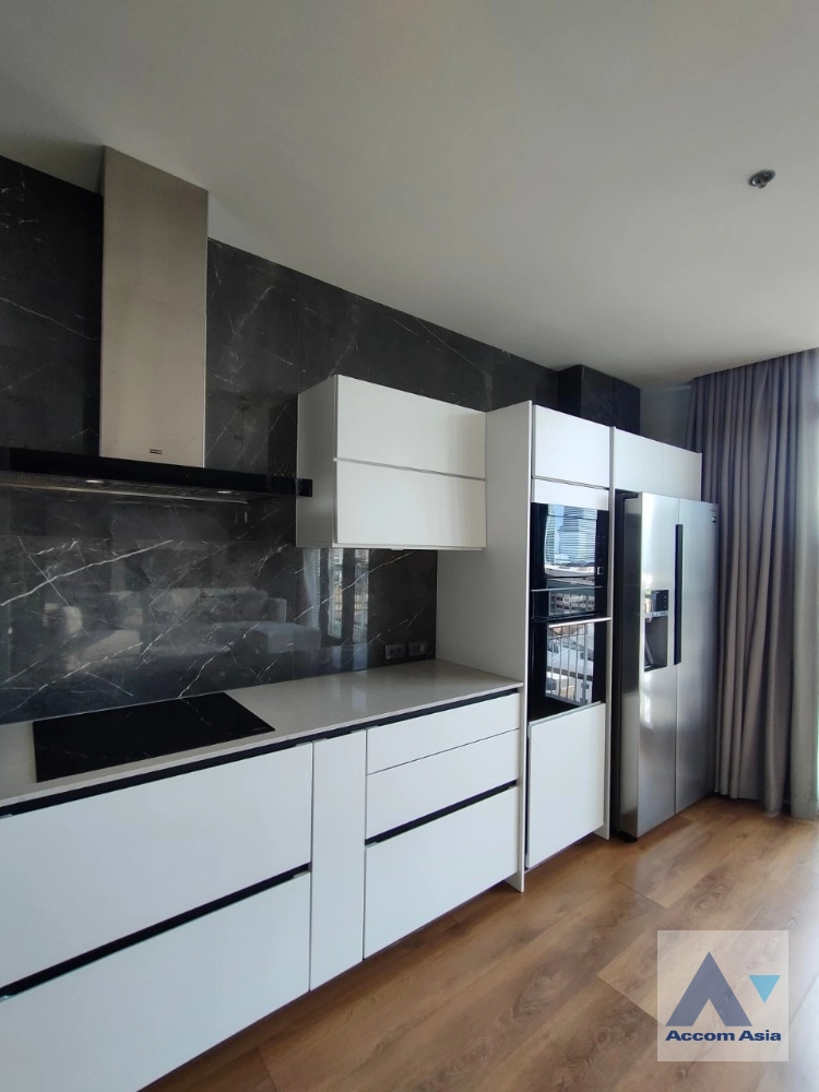 unit 2 Bedrooms  Condominium For Rent in Sukhumvit, Bangkok  near BTS Phrom Phong (AA43240)