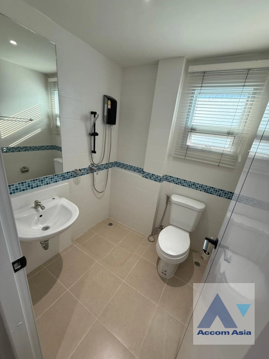 24  3 br House for rent and sale in Pattanakarn ,Bangkok  at Life Bangkok Boulevard Wongwaen-Onnut 2 AA43243