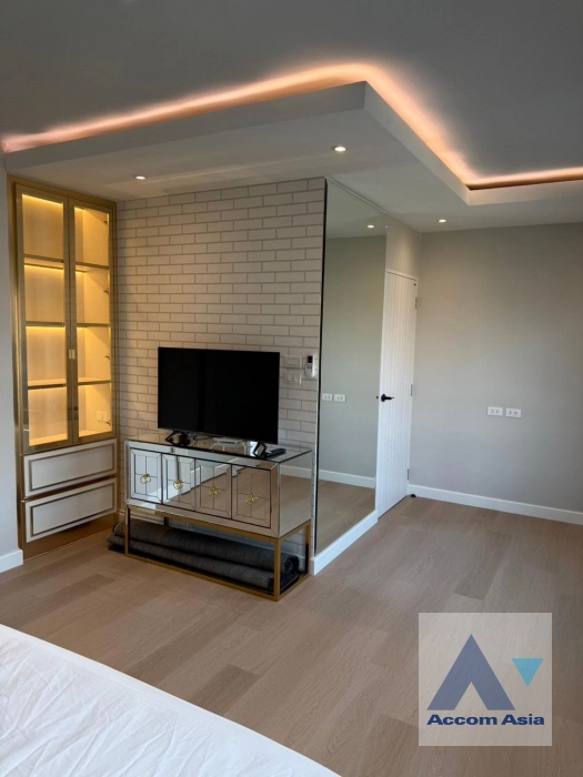 9  3 br House for rent and sale in Pattanakarn ,Bangkok  at Life Bangkok Boulevard Wongwaen-Onnut 2 AA43243