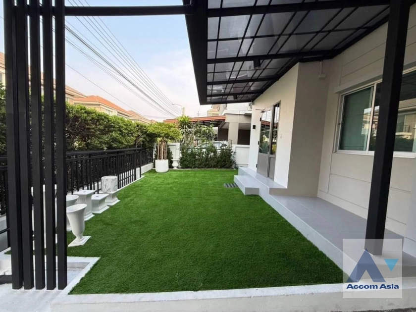 28  3 br House for rent and sale in Pattanakarn ,Bangkok  at Life Bangkok Boulevard Wongwaen-Onnut 2 AA43243