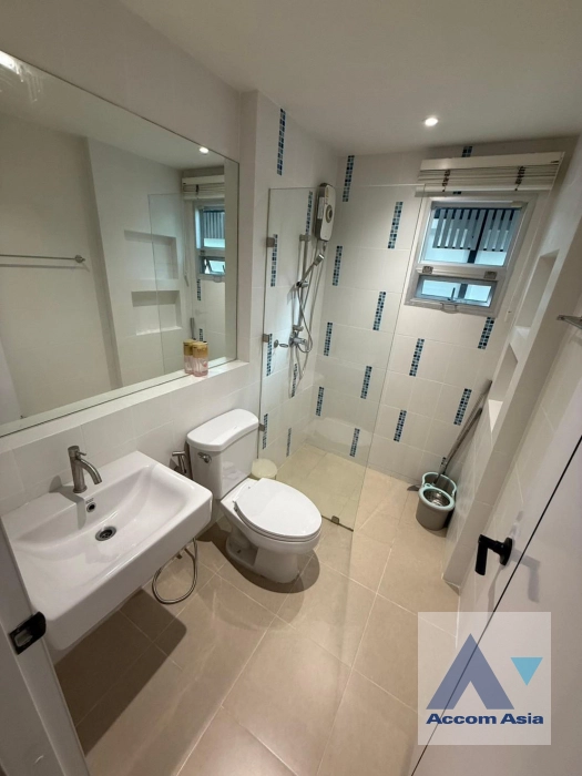 25  3 br House for rent and sale in Pattanakarn ,Bangkok  at Life Bangkok Boulevard Wongwaen-Onnut 2 AA43243