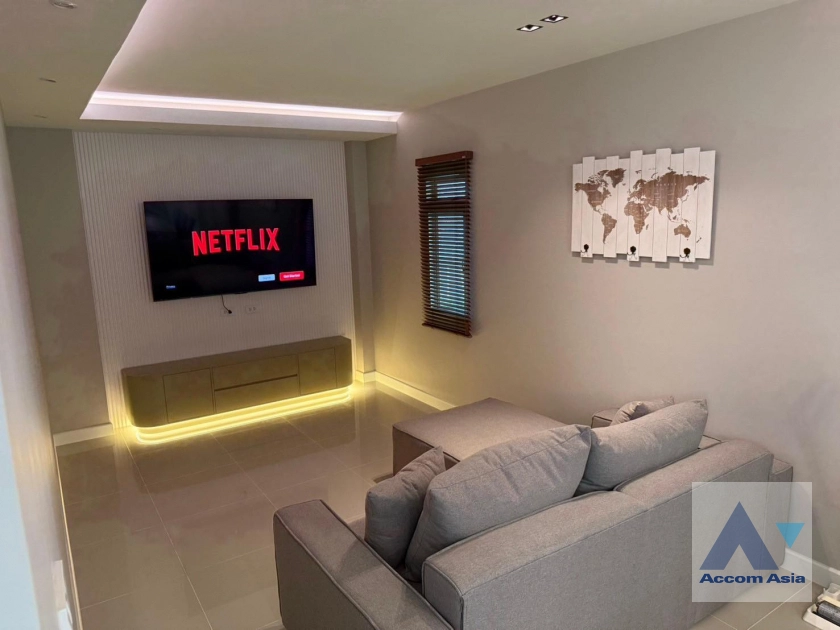 10  3 br House for rent and sale in Pattanakarn ,Bangkok  at Life Bangkok Boulevard Wongwaen-Onnut 2 AA43243