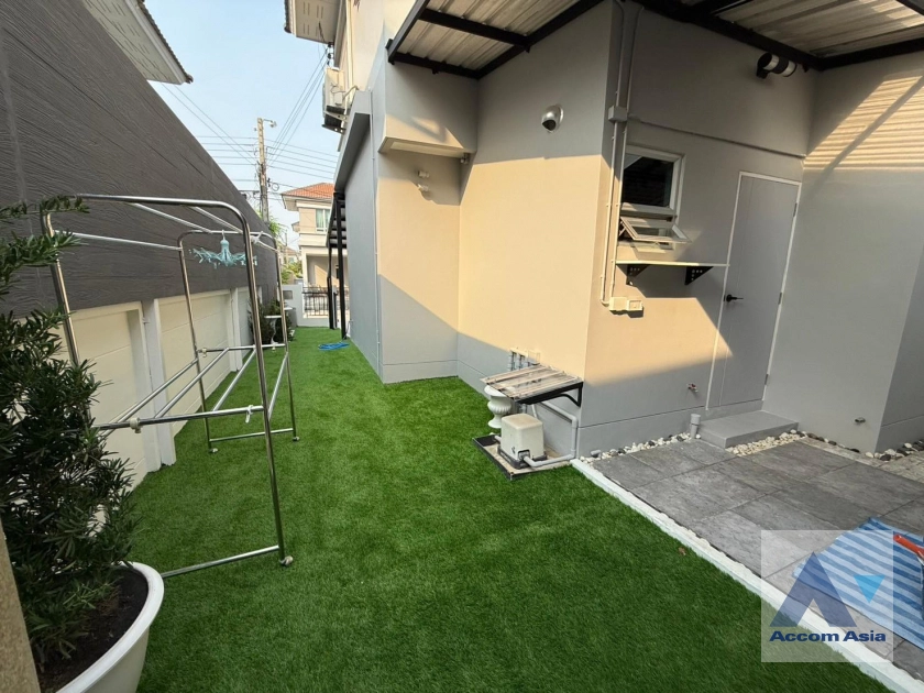 30  3 br House for rent and sale in Pattanakarn ,Bangkok  at Life Bangkok Boulevard Wongwaen-Onnut 2 AA43243