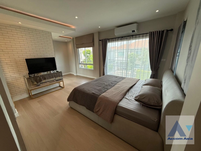 14  3 br House for rent and sale in Pattanakarn ,Bangkok  at Life Bangkok Boulevard Wongwaen-Onnut 2 AA43243