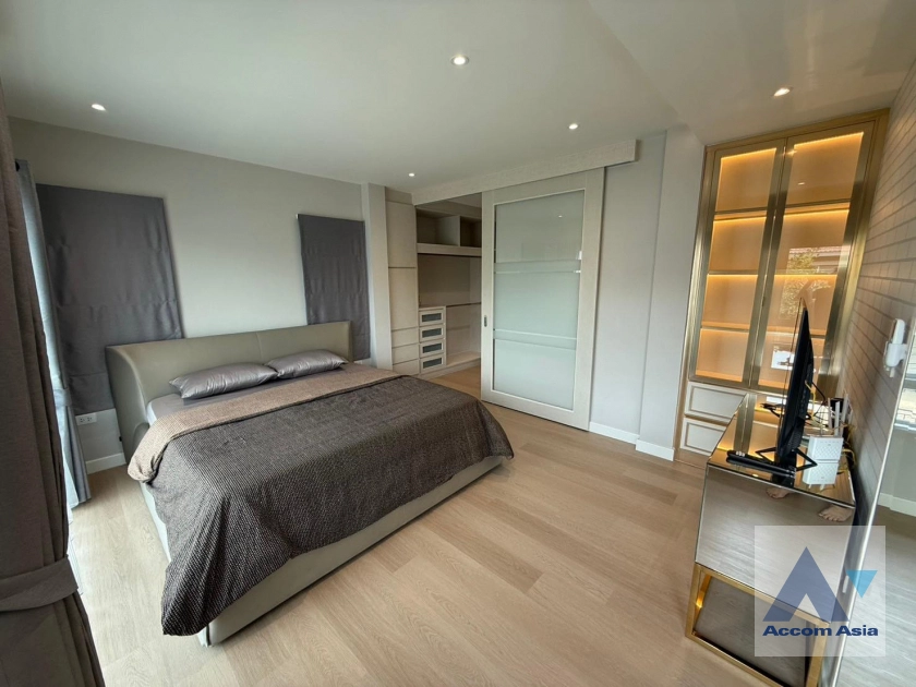 16  3 br House for rent and sale in Pattanakarn ,Bangkok  at Life Bangkok Boulevard Wongwaen-Onnut 2 AA43243