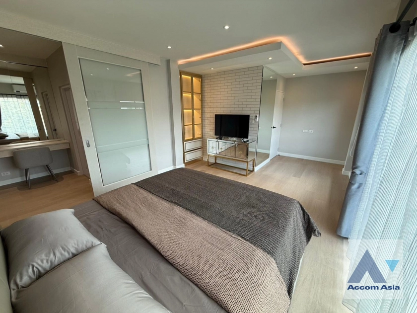 15  3 br House for rent and sale in Pattanakarn ,Bangkok  at Life Bangkok Boulevard Wongwaen-Onnut 2 AA43243