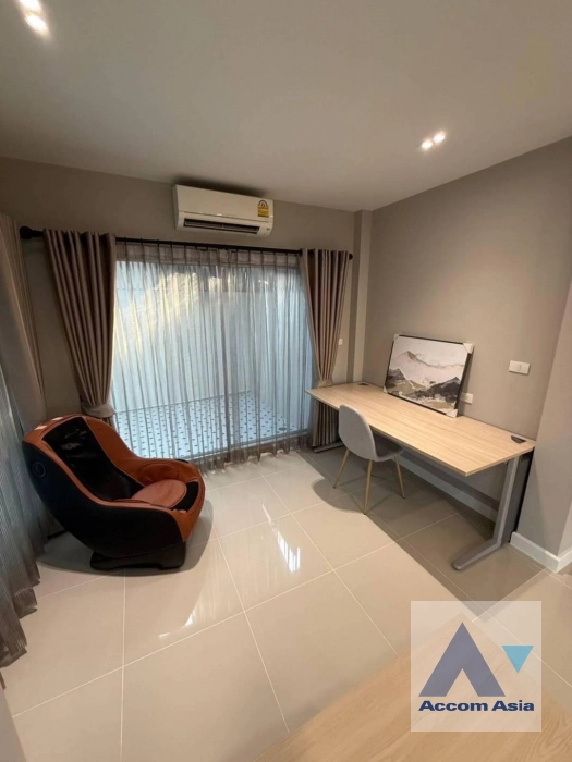 11  3 br House for rent and sale in Pattanakarn ,Bangkok  at Life Bangkok Boulevard Wongwaen-Onnut 2 AA43243