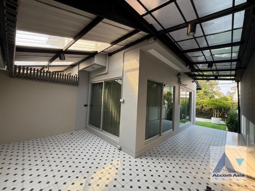 27  3 br House for rent and sale in Pattanakarn ,Bangkok  at Life Bangkok Boulevard Wongwaen-Onnut 2 AA43243