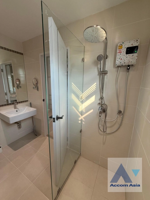 26  3 br House for rent and sale in Pattanakarn ,Bangkok  at Life Bangkok Boulevard Wongwaen-Onnut 2 AA43243