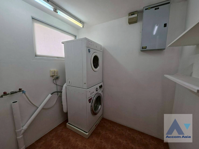 14  2 br Apartment For Rent in Ploenchit ,Bangkok BTS Ploenchit at Set among tropical atmosphere AA43245