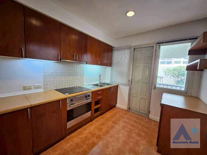 5  2 br Apartment For Rent in Ploenchit ,Bangkok BTS Ploenchit at Set among tropical atmosphere AA43245