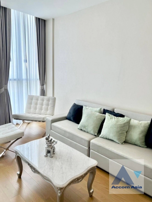 unit 2 Bedrooms  Condominium For Rent & Sale in Ploenchit, Bangkok  near BTS Ploenchit (AA43249)