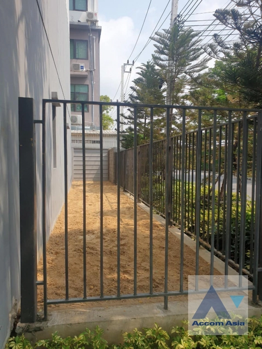 16  4 br Townhouse For Rent in Samutprakan ,Samutprakan  at Cascade Bangna AA43253