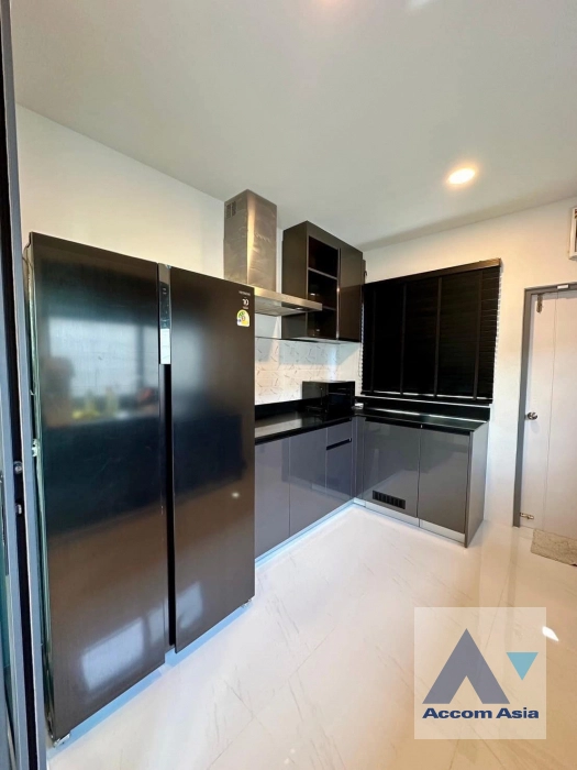 unit 4 Bedrooms  House For Rent in Samutprakan, Samutprakan  near BTS Bang Na (AA43256)