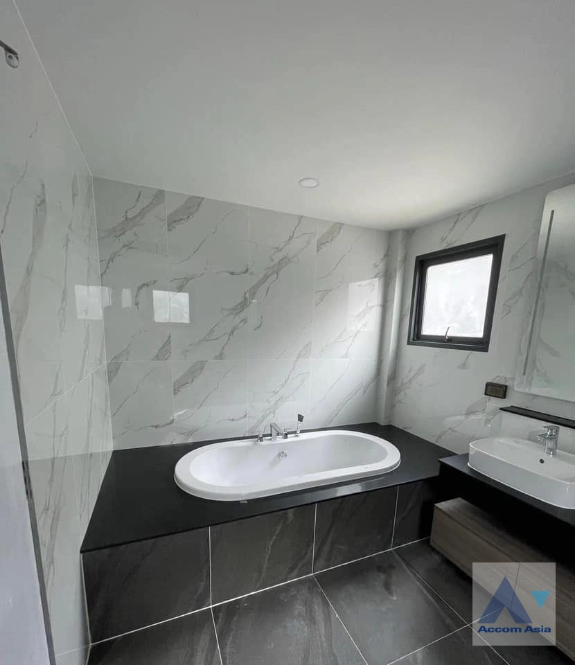 16  4 br House For Rent in Samutprakan ,Samutprakan BTS Bang Na at The City Bangna AA43256