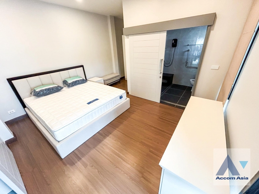 17  5 br House For Rent in Samutprakan ,Samutprakan BTS Bang Na at The City Bangna AA43268