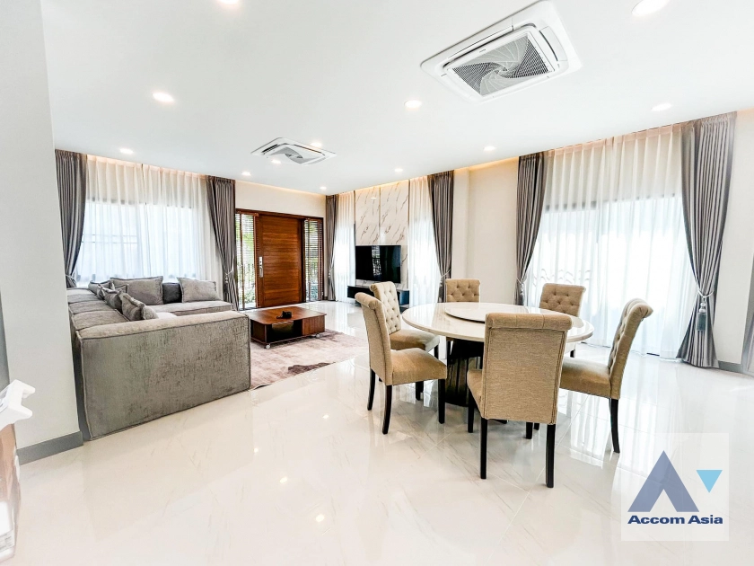 unitFully Furnished |  5 Bedrooms  House For Rent in Samutprakan, Samutprakan  near BTS Bang Na (AA43268)