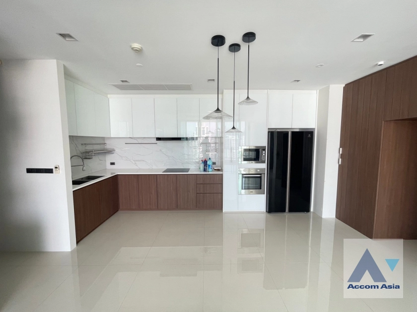  1  2 br Condominium For Sale in Sukhumvit ,Bangkok BTS Phrom Phong at Royce Private Residences AA43271