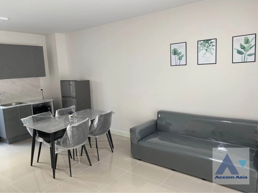 unitFully Furnished |  3 Bedrooms  Townhouse For Rent in Pattanakarn, Bangkok  near ARL Hua Mak (AA43273)