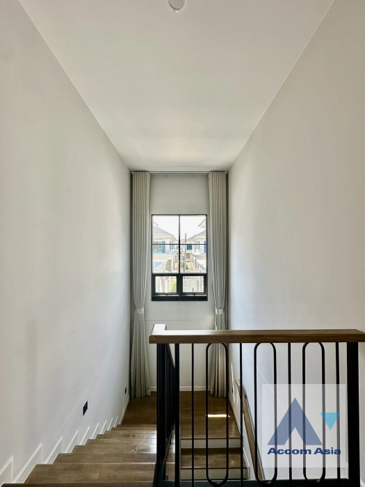 12  4 br House For Rent in Samutprakan ,Samutprakan  at Setthasiri Bangna KM.10 AA43275