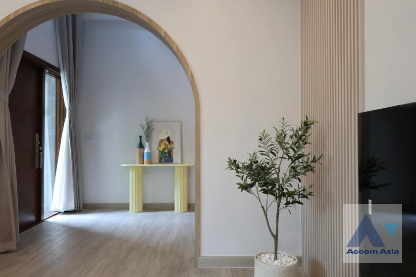 7  4 br House for rent and sale in Phaholyothin ,Bangkok  at The City Watcharapol AA43276