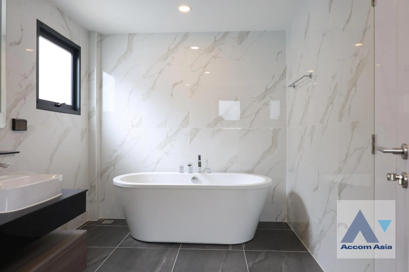 17  4 br House for rent and sale in Phaholyothin ,Bangkok  at The City Watcharapol AA43276