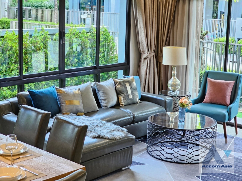 unit 4 Bedrooms  House For Rent in Pattanakarn, Bangkok  (AA43277)