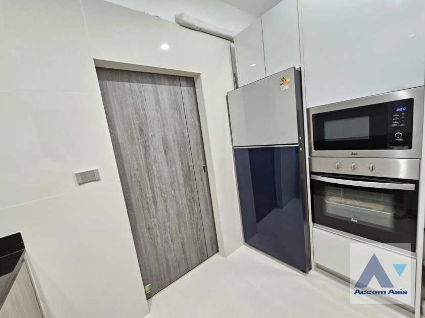 6  4 br House For Rent in Pattanakarn ,Bangkok  at House AA43277