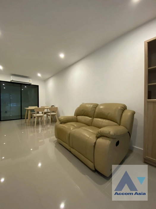 unit 3 Bedrooms  House For Rent & Sale in Ramkhamhaeng, Bangkok  near ARL Hua Mak (AA43280)