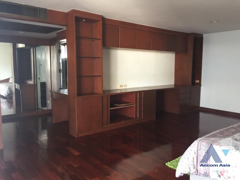 4  3 br Apartment For Rent in Sukhumvit ,Bangkok BTS Phrom Phong at 2 Units per Floor AA43289