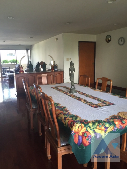  2 Units per Floor Apartment  3 Bedroom for Rent BTS Phrom Phong in Sukhumvit Bangkok