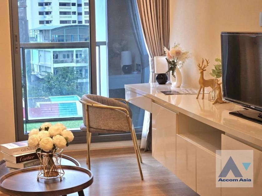 unit 1 Bedroom  Condominium For Rent & Sale in Sukhumvit, Bangkok  near BTS Thong Lo (AA43290)