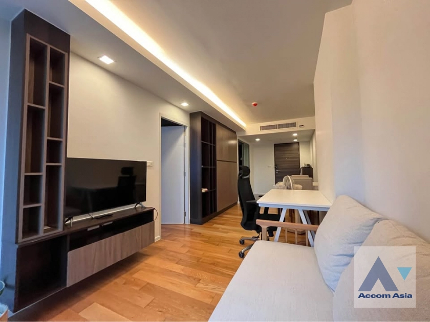 unit 1 Bedroom  Condominium For Rent & Sale in Sukhumvit, Bangkok  near BTS Ploenchit (AA43296)