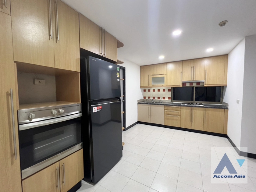 unit 3 Bedrooms  Apartment For Rent in Sukhumvit, Bangkok  (AA43298)