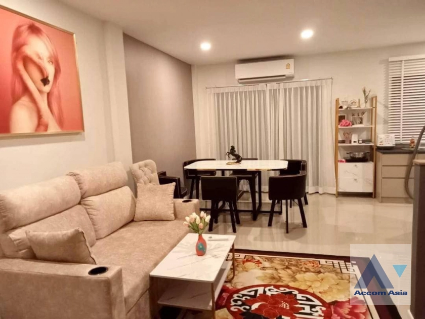  2  2 br Townhouse for rent and sale in Samutprakan ,Samutprakan  at LUMPINI TOWNPLACE SUKHUMVIT - SRINAKARIN AA43299