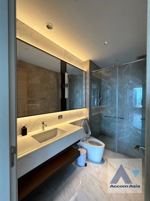 13  3 br Condominium For Rent in Ploenchit ,Bangkok BTS Chitlom at Sindhorn Residence AA43311