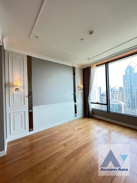 10  3 br Condominium For Rent in Ploenchit ,Bangkok BTS Chitlom at Sindhorn Residence AA43311