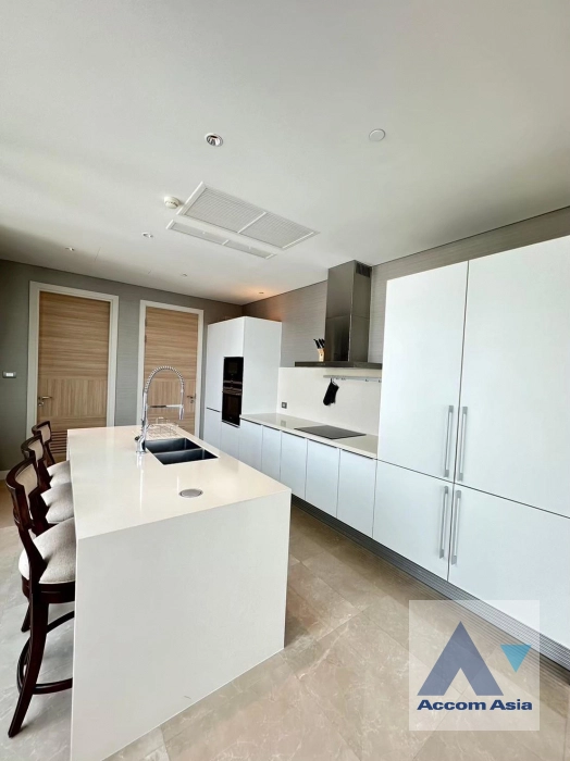 5  3 br Condominium For Rent in Ploenchit ,Bangkok BTS Chitlom at Sindhorn Residence AA43311