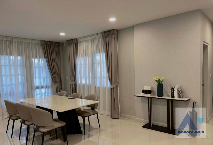  1  4 br House For Rent in Samutprakan ,Samutprakan  at Centro Bangna AA43325