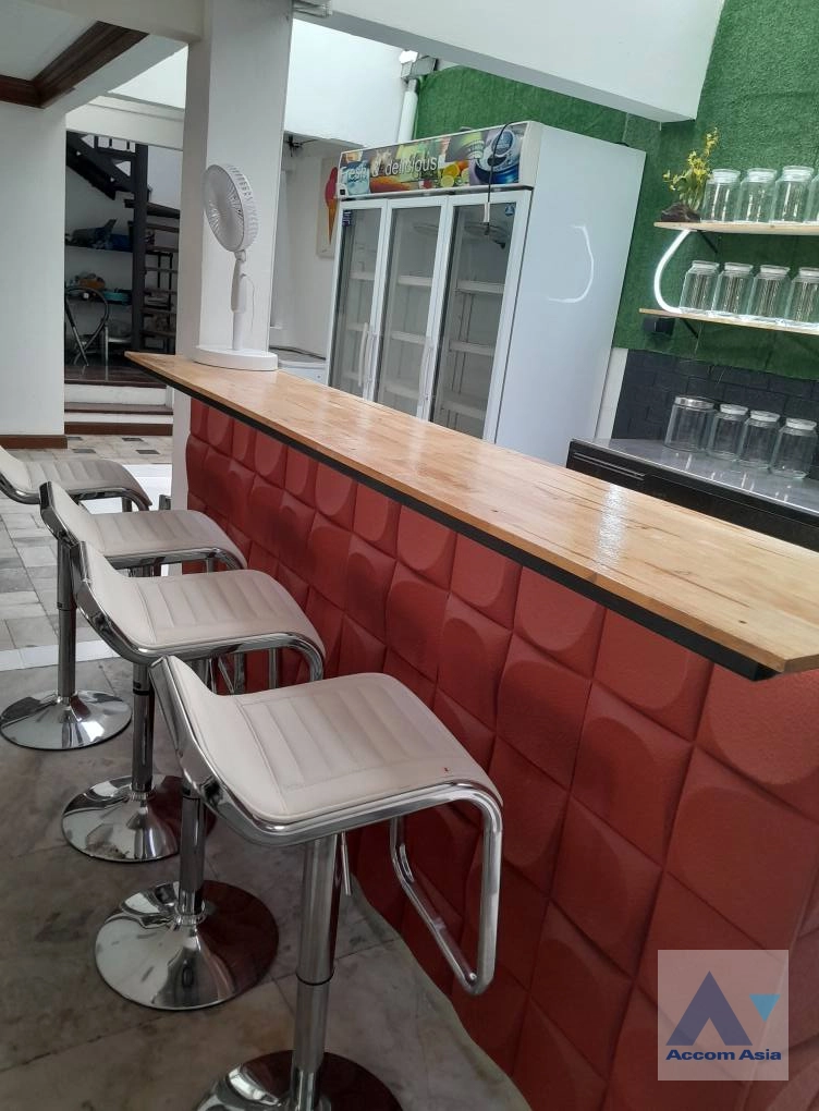 5  10 br Townhouse for rent and sale in New Phetchaburi ,Bangkok MRT Rama 9 at Rama 9 Village AA43328