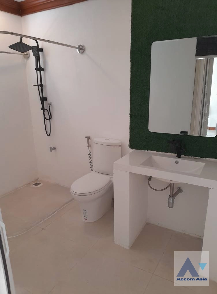 17  10 br Townhouse for rent and sale in New Phetchaburi ,Bangkok MRT Rama 9 at Rama 9 Village AA43328