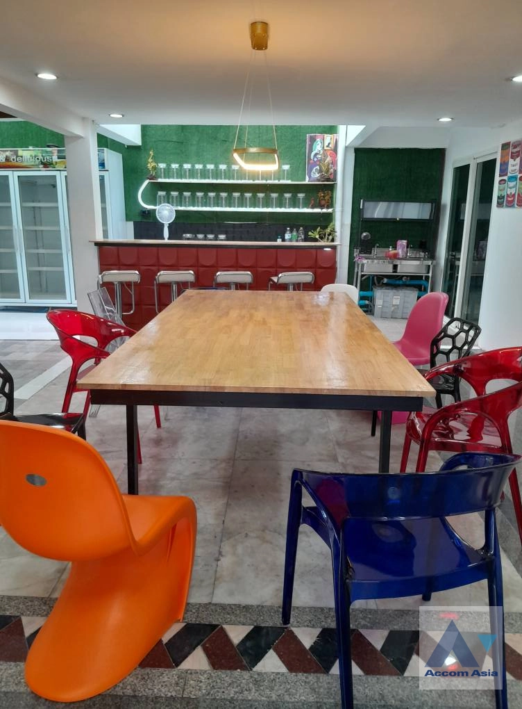  1  10 br Townhouse for rent and sale in New Phetchaburi ,Bangkok MRT Rama 9 at Rama 9 Village AA43328