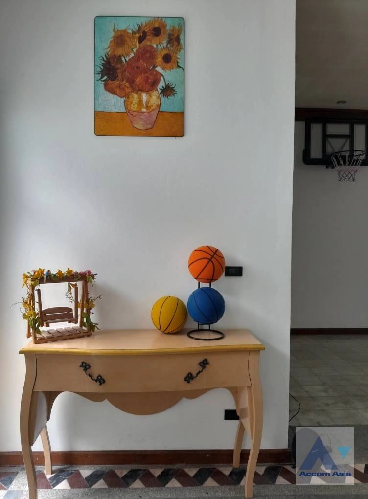 12  10 br Townhouse for rent and sale in New Phetchaburi ,Bangkok MRT Rama 9 at Rama 9 Village AA43328