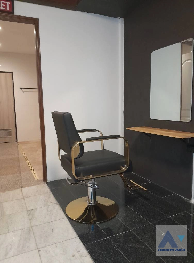 14  10 br Townhouse for rent and sale in New Phetchaburi ,Bangkok MRT Rama 9 at Rama 9 Village AA43328