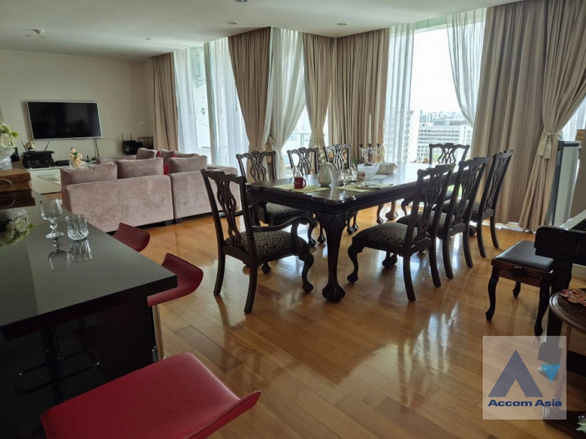 4  4 br Condominium For Sale in Ploenchit ,Bangkok BTS Sala Daeng - MRT Sam Yan at Chamchuri Square Residence AA43336